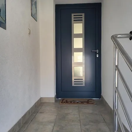 Rosa Apartment