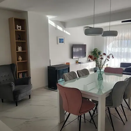 Rosa Apartment *