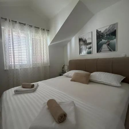 Rosa Apartment *