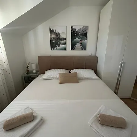Rosa Apartment Zadar